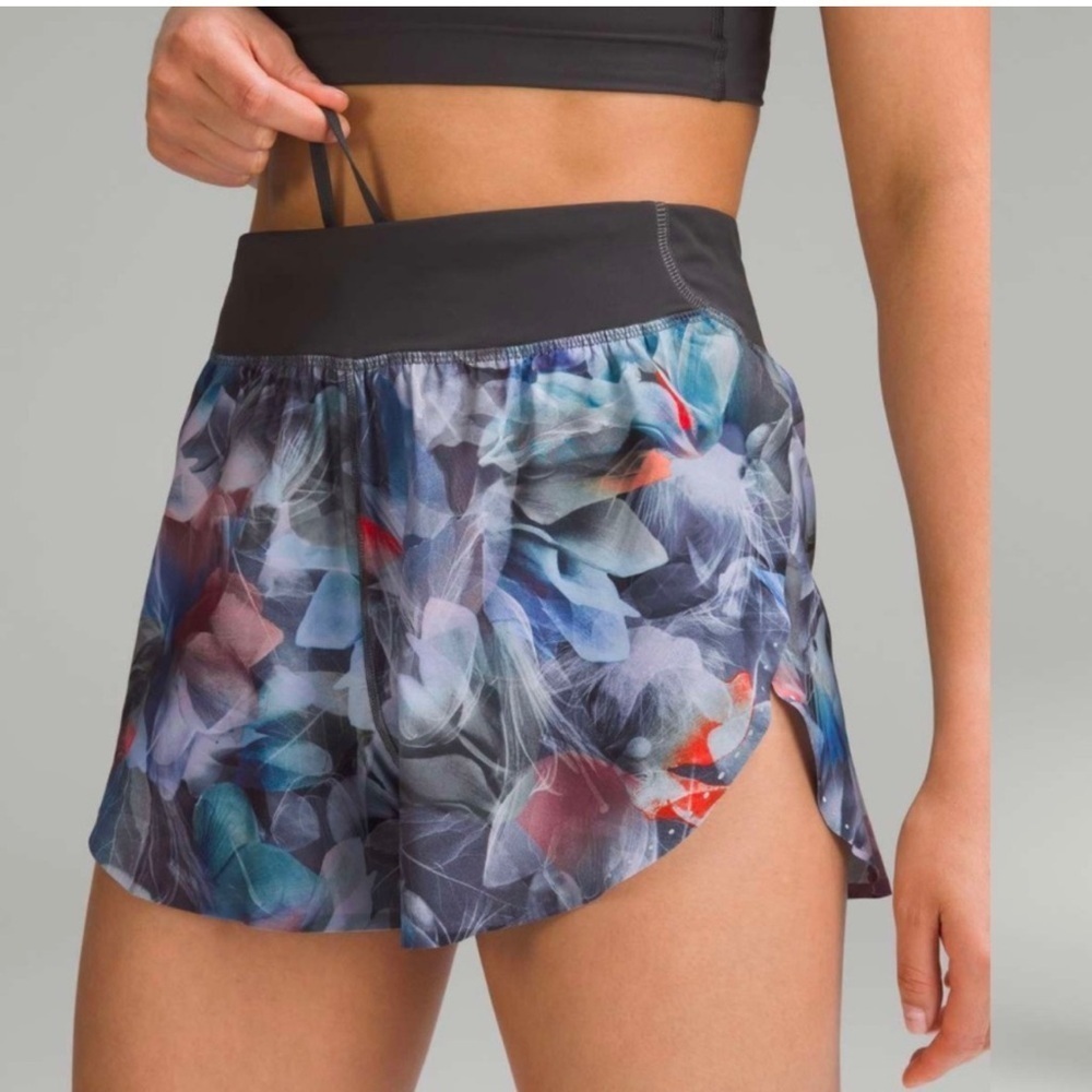 Lululemon Fast and Free High-Rise Classic Fit Short 3" Luminescent Floral Size 2